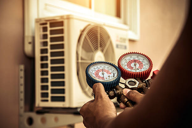 Professional Hvac technician working in New Middletown, IN